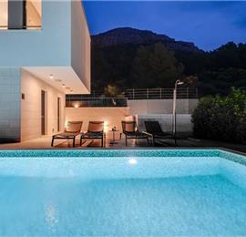 5 bedroom beachfront villa with heated pool near Omis, sleeps 9